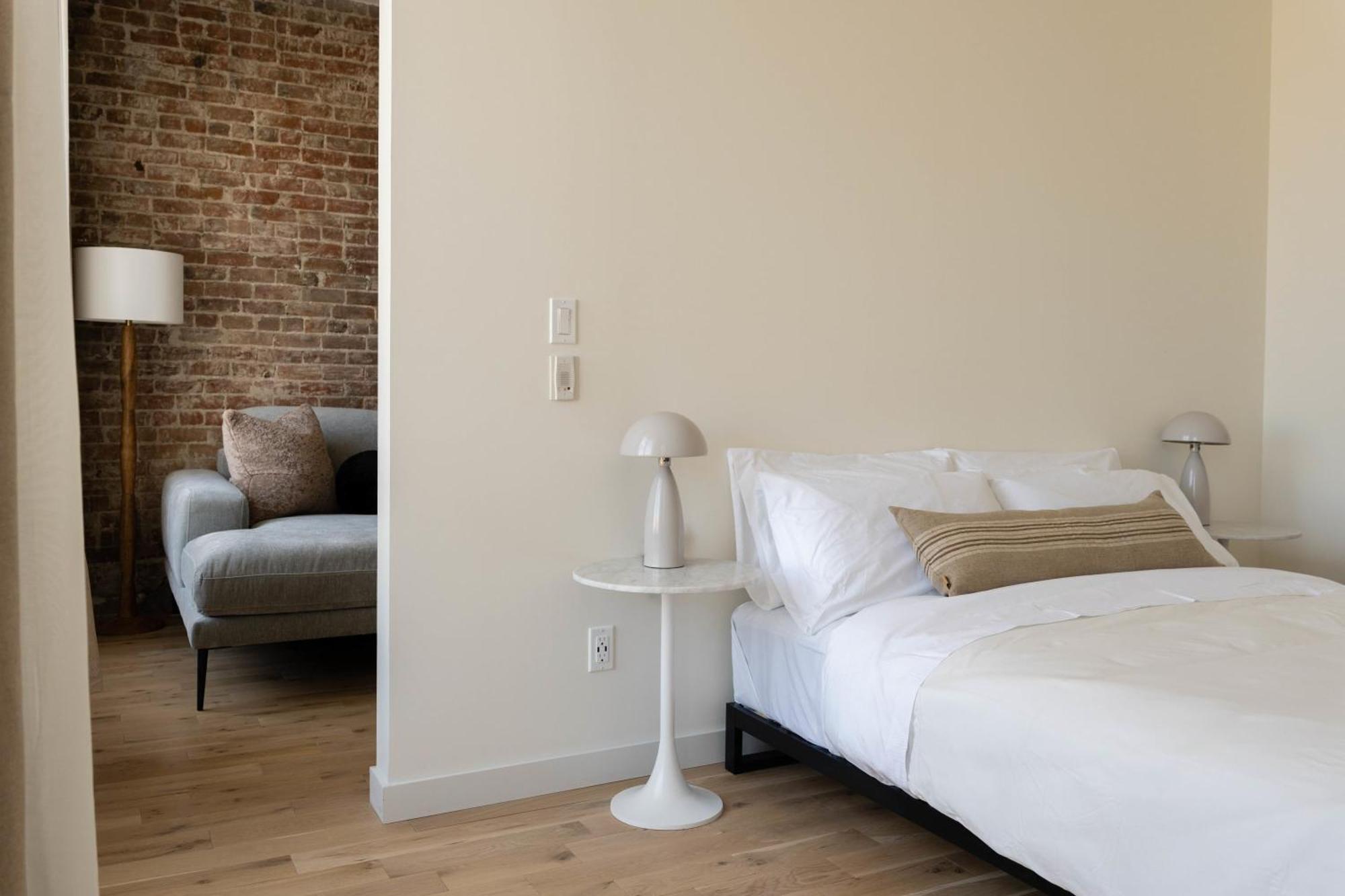 Maison Place Jacques-Cartier By Luxury In Transit มอนทรีอัล ภายนอก รูปภาพ